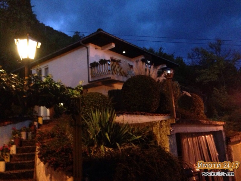 Prodavam luksuzna vila vo LagadinOhrid