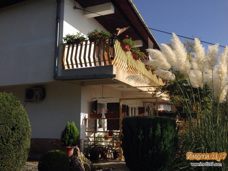 Prodavam luksuzna vila vo LagadinOhrid