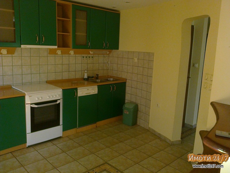 PRODAVAM PREKRASEN STAN CRNICE