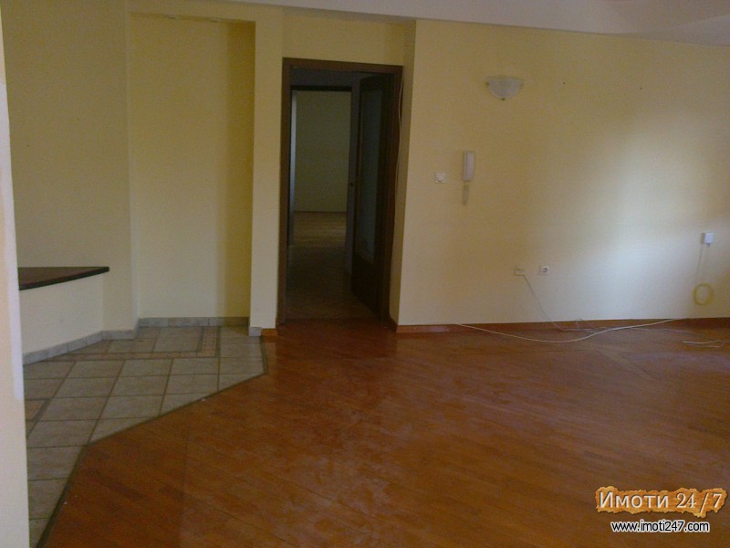 PRODAVAM PREKRASEN STAN CRNICE