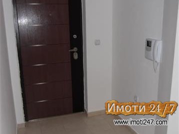 Продажба на трособен стан во Дебар Маало