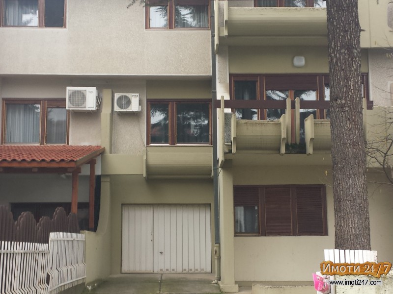 Se prodava Kuka na Vodno 205 m2 so 500m2 dvor