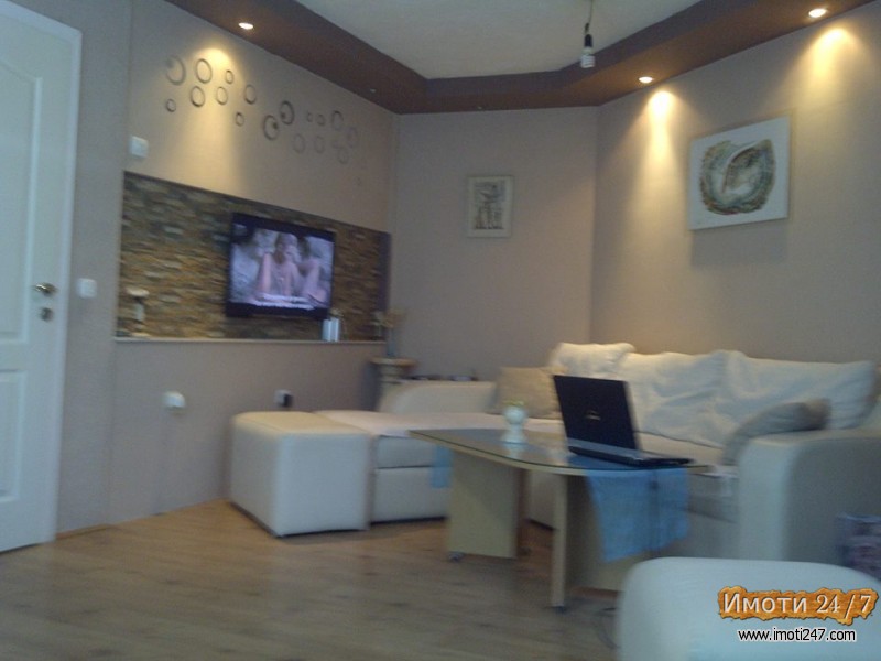 Gradba 2010 Prekrasen pogled na celiot Grad i Ezeroto strog centar carsija