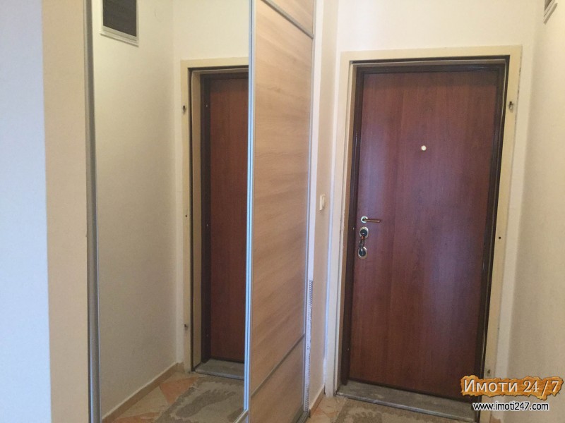 Se prodava odlicno socuvan stan