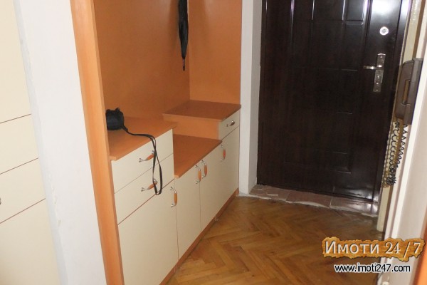 Итно се продава стан во Ново Лисиче поволно