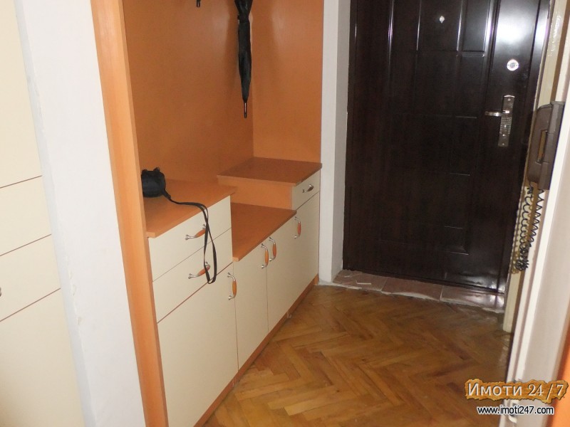 Итно се продава стан во Ново Лисиче поволно