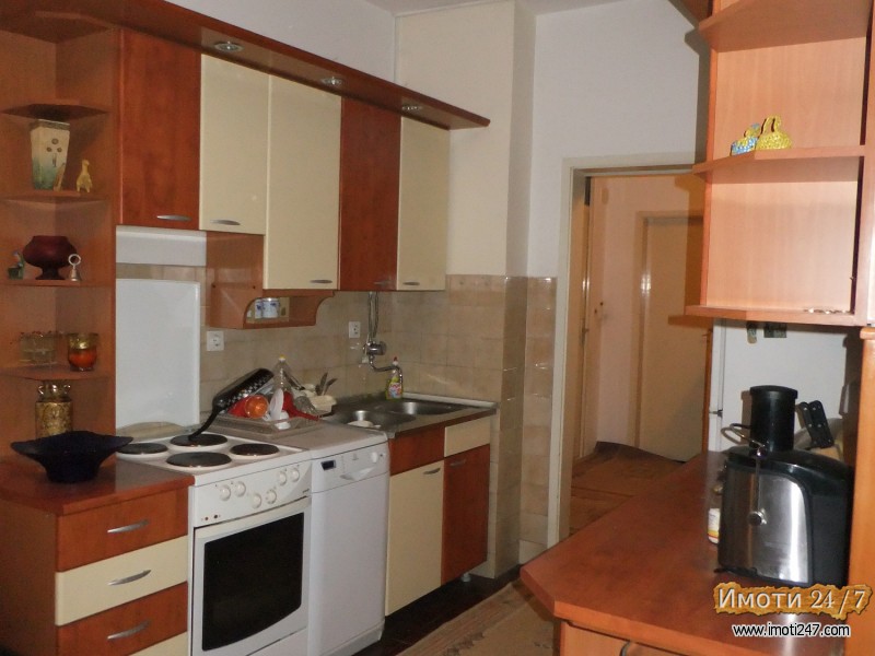 Итно се продава стан во Ново Лисиче поволно