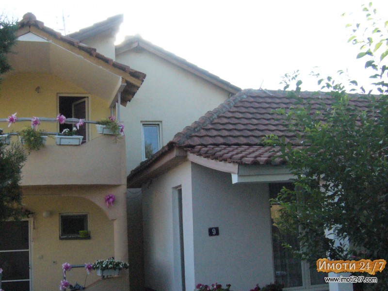 Dve kukji vo butel 1