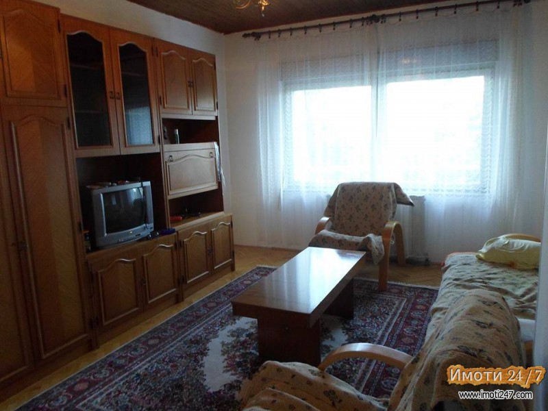 Izdavam  kompletno namesten trosoben stan