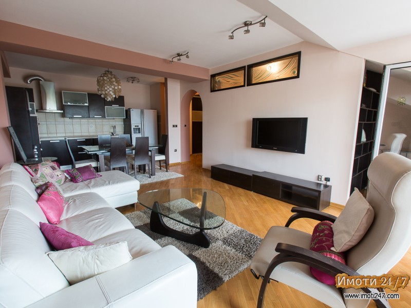 Се продава стан во Центар - со поглед на Водно