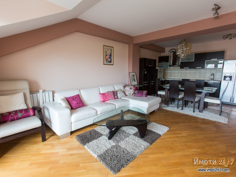 Се продава стан во Центар - со поглед на Водно