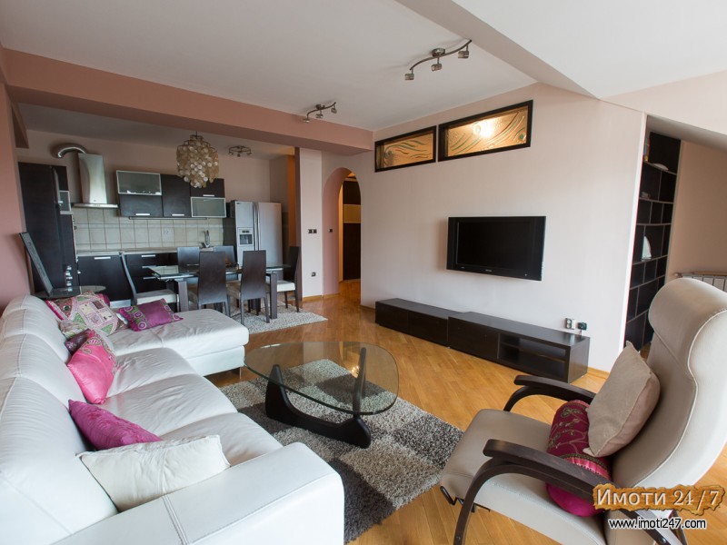 Се продава стан во Центар - со поглед на Водно