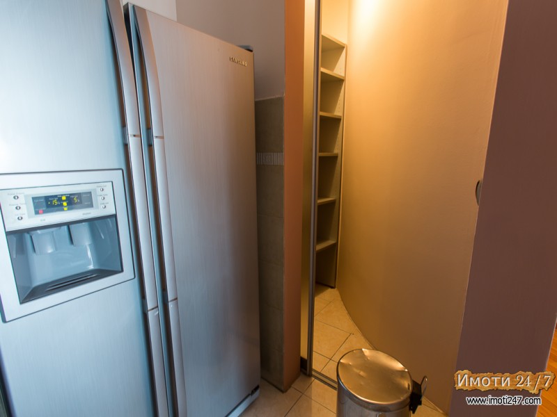 Се продава стан во Центар - со поглед на Водно