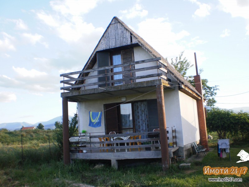 kuka vila vikendica kompletno namestena vo petrovec