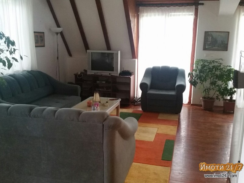 Se izdava sprat od kuka 100m2 vo Kozle