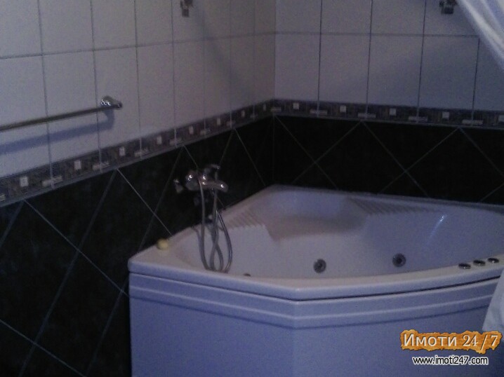 Se izdava del od kuka 250 m2 luksuzno opremen vo Kozle