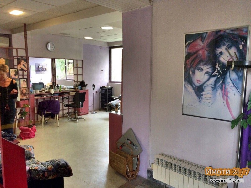 СЕ ПРОДАВА ДЕЛОВЕН ПРОСТОР