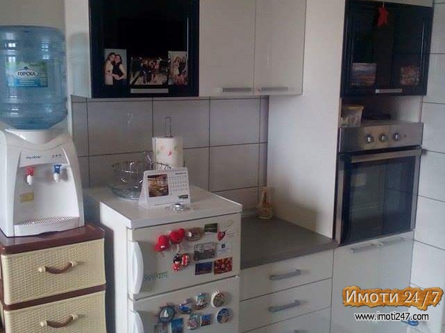 SE PRODAVA STAN VO NASCENTO