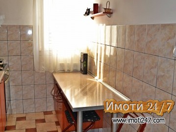 Продавам или издавам куќа со површина од 360 м2