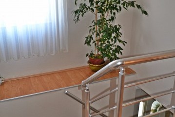 Продавам или издавам куќа со површина од 360 м2