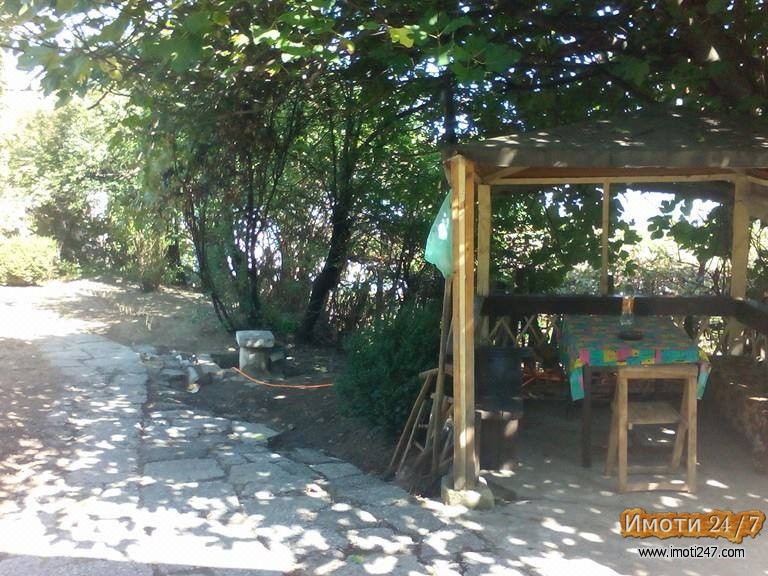 KUKA VO STRUMICA OD 755M2 POVOLNO