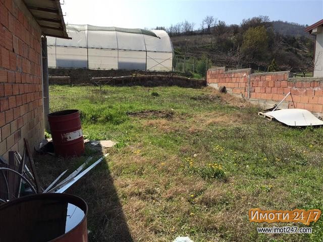 продавам куќа во Усје