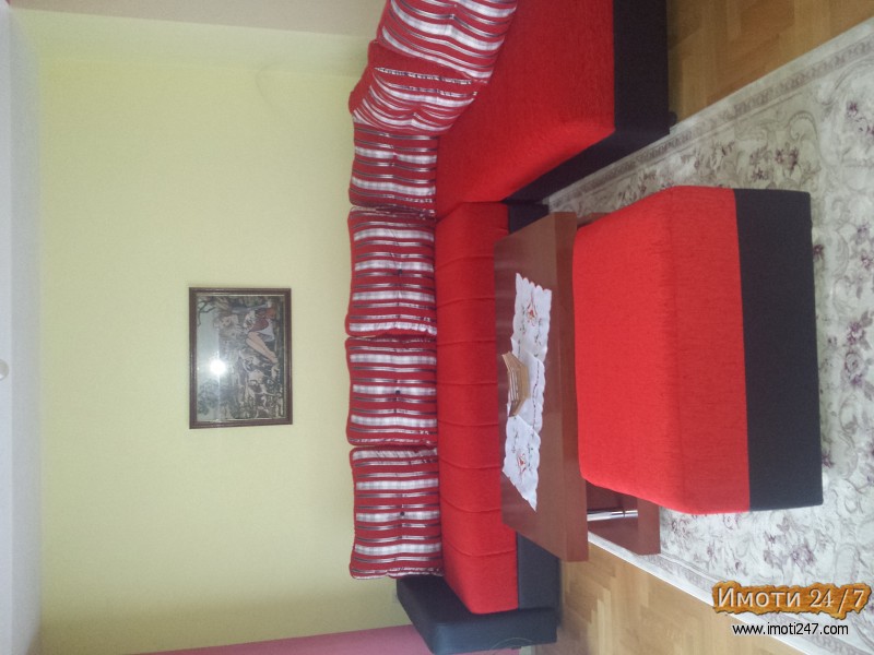 Se prodavaat dve novi kuki vo naselba zlakukani