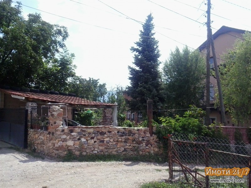 Prodavam itno KUKA vo Vizbegovo