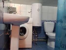 Издавам кат од куќа