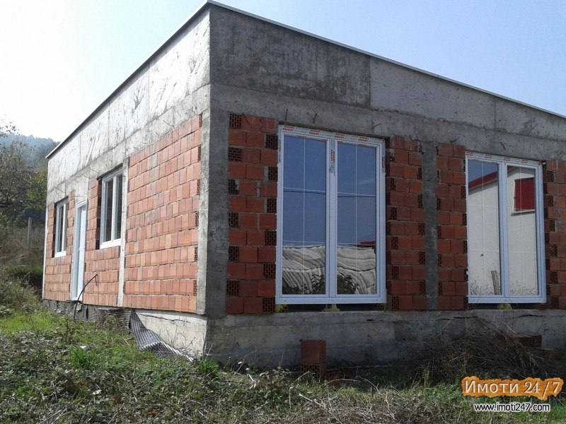 Plac i karabina vo Pintija Idealni za proektot Kupi kuka za mladi