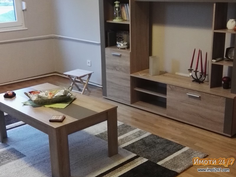 SE IZDAVA LUKSUZEN STAN VO CENTAR