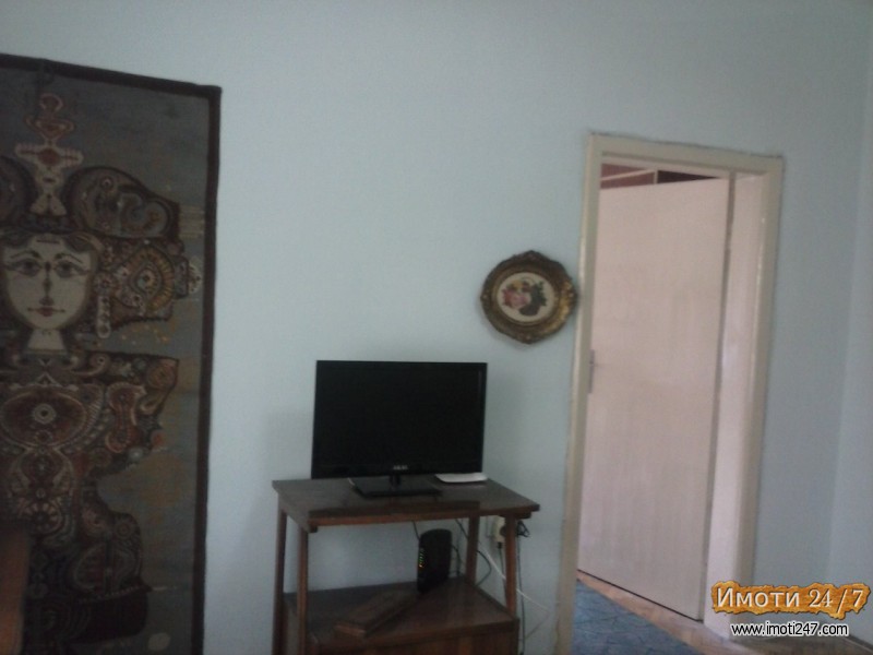 Се продава издава стан во Дебар Маало