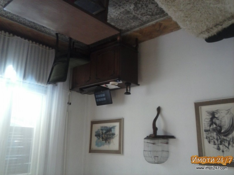 Се продава издава стан во Дебар Маало