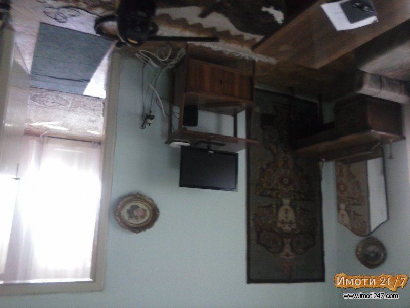 Се продава издава стан во Дебар Маало