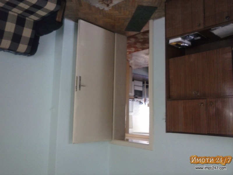 Се продава издава стан во Дебар Маало