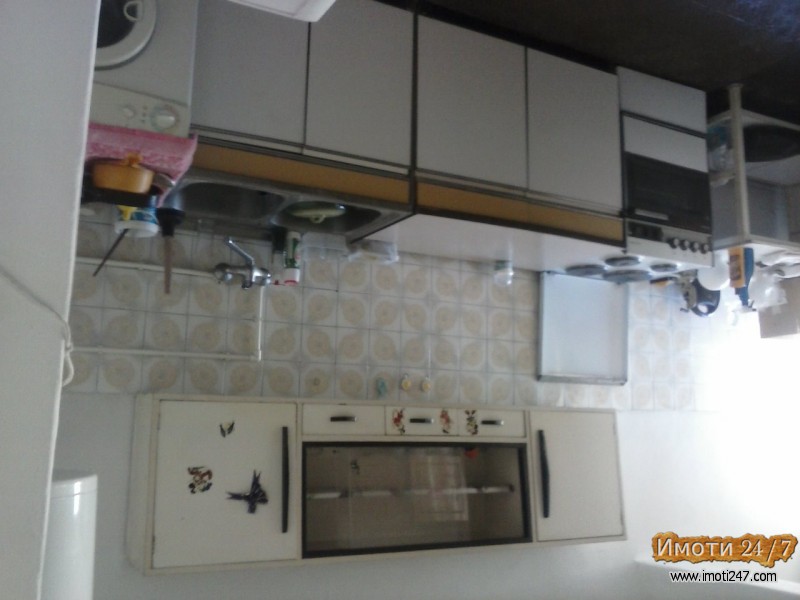 Се продава издава стан во Дебар Маало