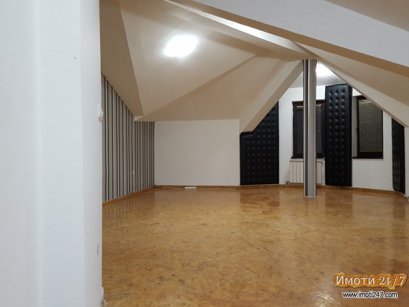 Издавам стан 120m2