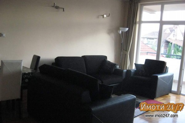 odlicna kukja 200m2 so dvor 400m2 Lisice