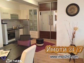 DOMIK IZDAVA NOV  STAN VO CENTAR KAJ SOBOREN HRAM