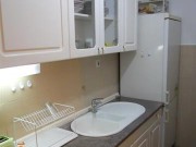 DOMIK IZDAVA 2 SOBEN NAMESTEN STAN VO KAPISTEC