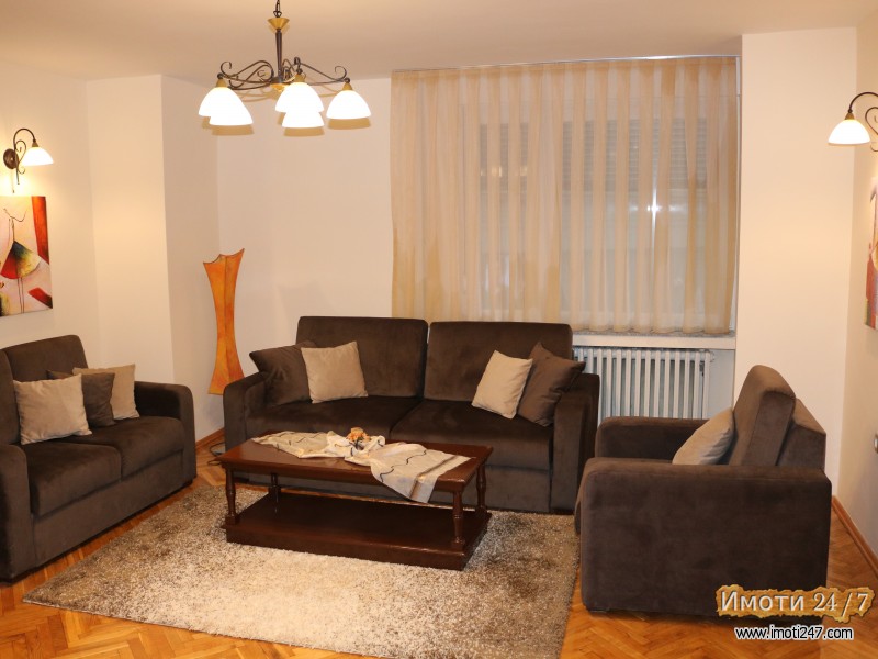 Стан во строг центар