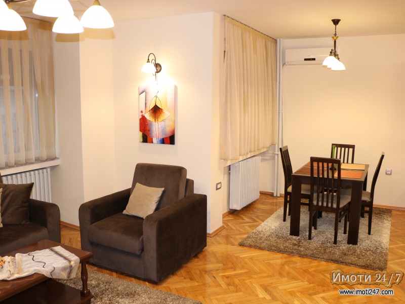 Стан во строг центар