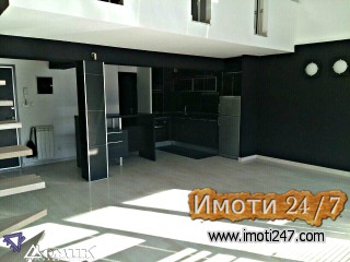 DOMIK PRODAVA DUPLEX VO CENTAR