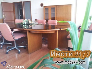 DOMIK IZDAVA NAMESTEN DELOVEN PROSTOR VO CENTAR