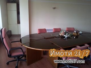 DOMIK IZDAVA NAMESTEN DELOVEN PROSTOR VO CENTAR