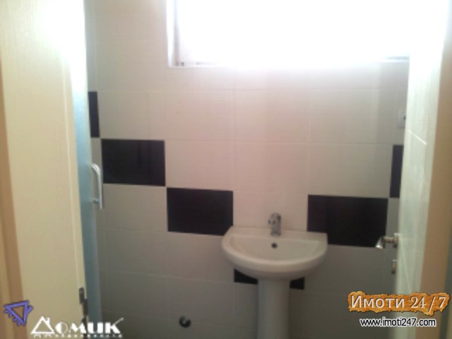 DOMIK PRODAVA NOV 2 SOBEN STAN VO DEBAR MAALO