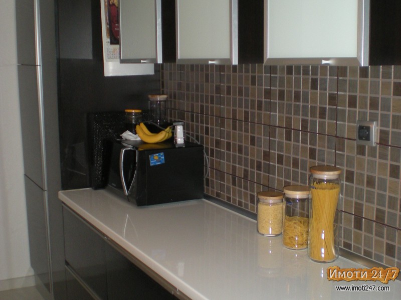 Prodavam kompletno renoviran i namesten stan vo Hipodrom