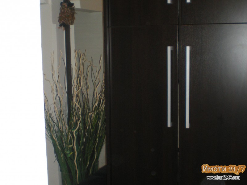 Prodavam kompletno renoviran i namesten stan vo Hipodrom