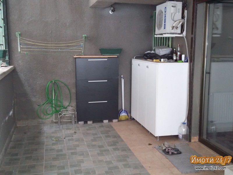 se izdava stan 40m2 so dvor i garaza