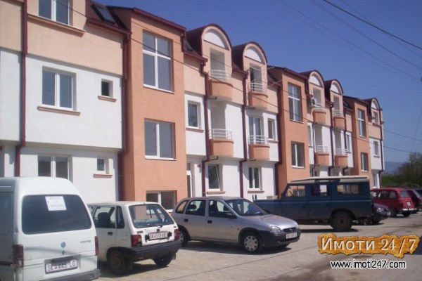 Продавам нов наместен стан во КВодана Чешма 45+75 м2
